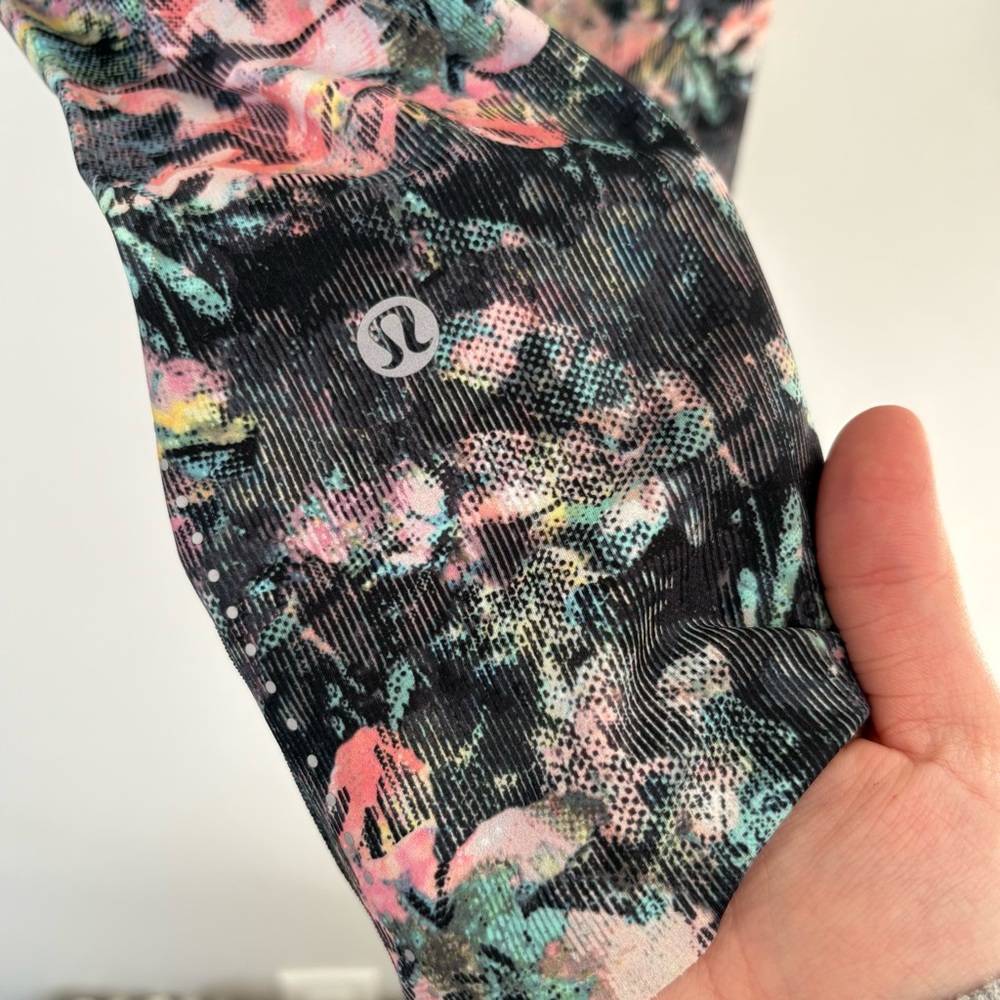 Lululemon Fast & Free Crop Leggings Size 6 Floral Abstract Side Pockets⁠ - Picture 6 of 8